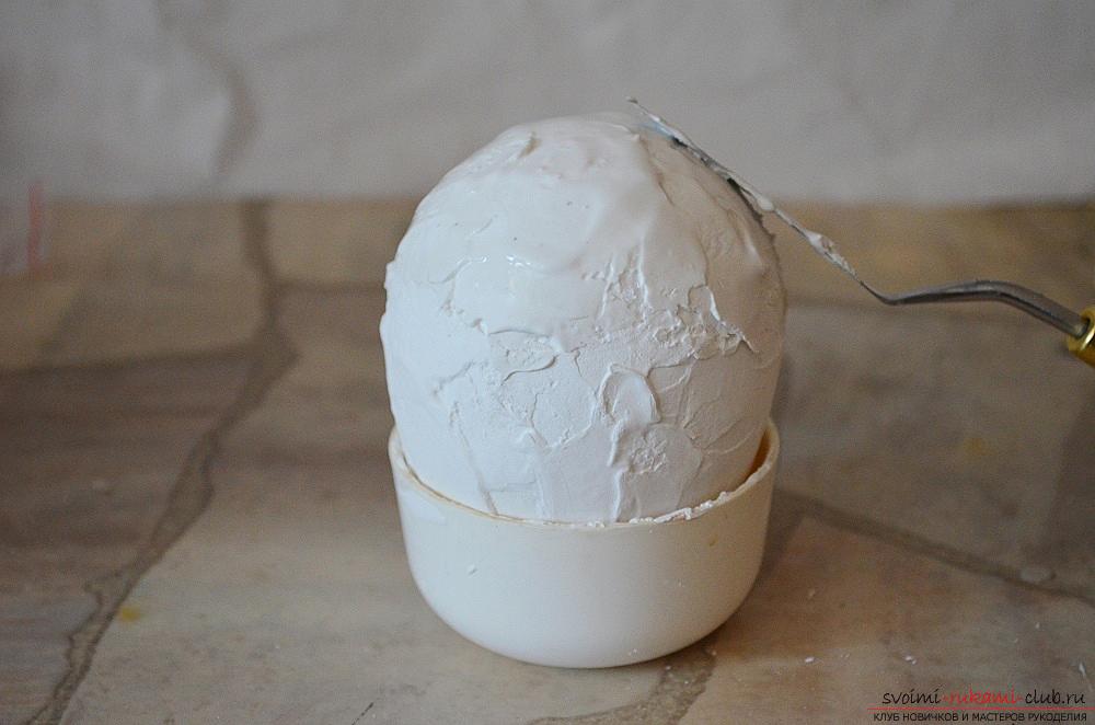 Пасхальный мастер-класс покажет как сделать декор яиц с помощью кружева и пуговиц.. Фото №4